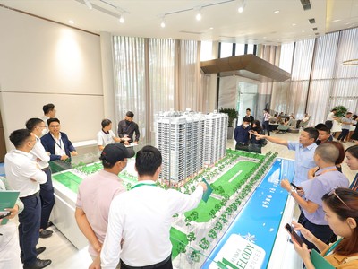 Chính phủ bảo lưu quan điểm 'mua bán bất động sản phải qua sàn'