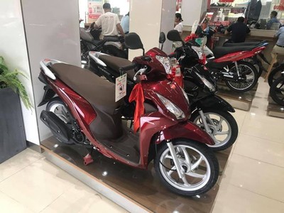 Honda Vision 2020 được đại lý nâng giá bán chênh lên đến 4 triệu đồng.