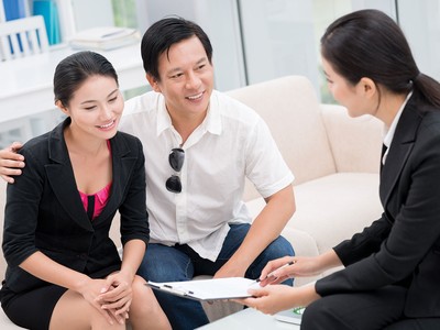 Lâu nay, bán bảo hiểm qua đại lý luôn là kênh bán hàng chủ lực, mang lại doanh thu phí lớn nhất cho các công ty bảo hiểm.