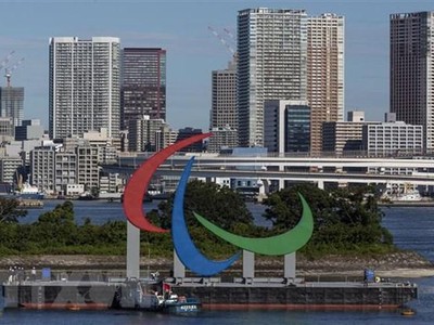 Biểu tượng của Paralympic Tokyo 2020 tại quận Odaiba, Tokyo (Nhật Bản) ngày 20/8/2021. (Ảnh: THX/TTXVN).