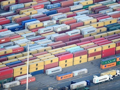 Cảng container ở Hamburg, Đức ngày 14/11/2019. (Ảnh: Reuters/TTXVN).