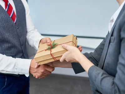 Hà Nội: Nghiêm cấm biếu, tặng quà Tết cho lãnh đạo bằng mọi hình thức