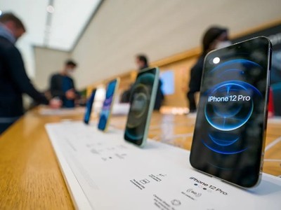 Mẫu điện thoại iPhone 12 bị cho là không đủ tiêu chuẩn về bức xạ. (Ảnh: Getty Images)