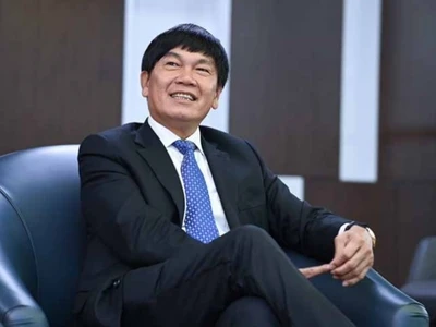 Thị trường giảm mạnh, ông chủ Hòa Phát vẫn có niềm vui