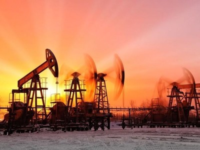 Trái ngược dự báo, giá dầu thô đã xóa sạch hầu hết mức tăng của năm nay