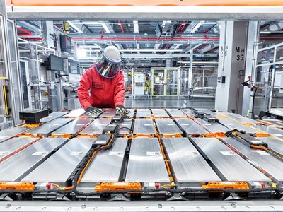 Cơn sốt sản xuất pin của Trung Quốc làm dấy lên lo ngại về sức ép cho thị trường pin toàn cầu