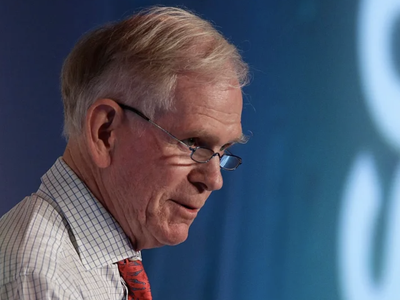 Nhà đầu tư huyền thoại Jeremy Grantham chỉ trích chiến lược yêu thích của Warren Buffett là thao túng giá cổ phiếu