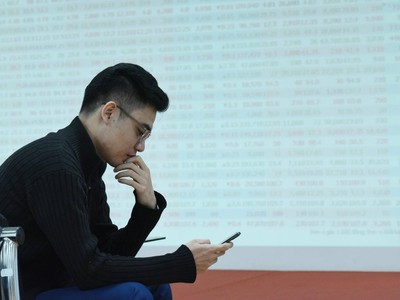 Liệu VN-Index có tiếp tục điều chỉnh?