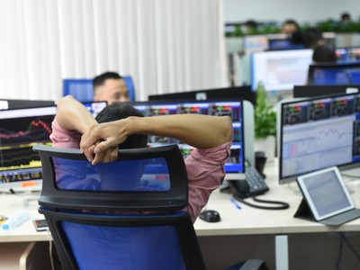 Chứng khoán phái sinh: VN30-Index đang bị “kẹp”
