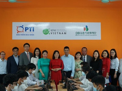 PTI tiếp tục chương trình trao tặng thiết bị giảng dạy cho các trường