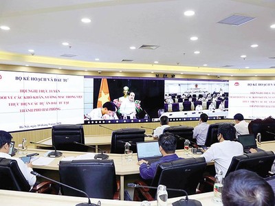 Thứ trưởng Bộ Kế hoạch và Đầu tư Trần Duy Đông chủ trì Hội nghị trực tuyến với UBND TP. Hải Phòng chiều 10/9. Ảnh: M.T