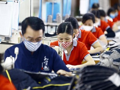Việc ban hành một luật sửa 10 luật nhằm hoàn thiện thể chế, kịp thời tháo gỡ vướng mắc cho hoạt động sản xuất, kinh doanh, góp phần thực hiện mục tiêu kép.