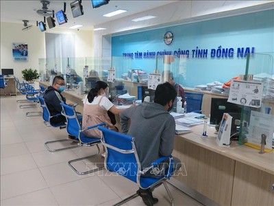 Khu tiếp nhận thủ tục hành chính một cửa của Sở Kế hoạch - Đầu tư Đồng Nai tại Trung tâm hành chính công tỉnh. Ảnh minh họa: Minh Hưng/TTXVN