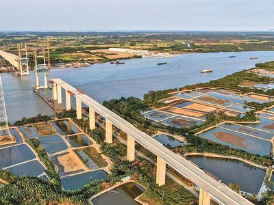 Cầu Bình Khánh trên tuyến cao tốc Bến Lức - Long Thành Ảnh: A.M