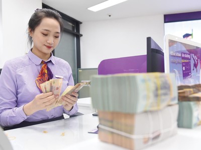 Các ngân hàng đã và đang đẩy mạnh hoạt động kinh doanh ngoài lãi