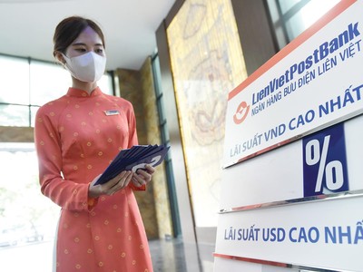 Lãi suất huy động đang có xu hướng tăng, trong bối cảnh tăng trưởng huy động vốn ở mức thấp so với tăng trưởng tín dụng. Ảnh: Dũng Minh