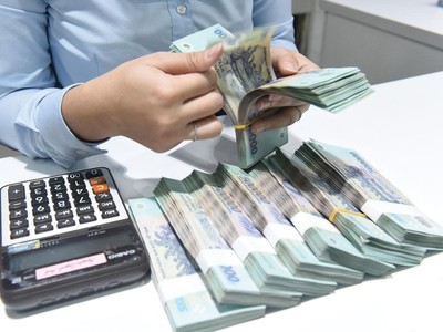 Nợ xấu ngân hàng đang chịu áp lực tăng tăng. Ảnh: Dũng Minh