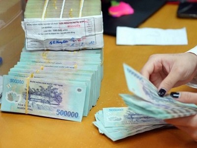 Cổ đông ngân hàng sắp qua thời phải "nhịn" cổ tức tiền mặt