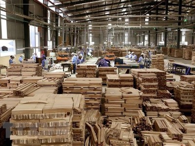 Theo ước tính của các doanh nghiệp sản xuất, xuất khẩu dăm gỗ và sản phẩm từ gỗ, số tiền chờ hoàn cộng dồn từ năm 2020 lên đến hàng ngàn tỷ đồng.