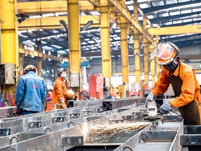 Dự báo kinh tế sẽ đối mặt với nhiều khó khăn, thách thức trong thời gian tới, nhất là các hoạt động sản xuất kinh doanh, đầu tư xây dựng và hoạt động xuất nhập khẩu