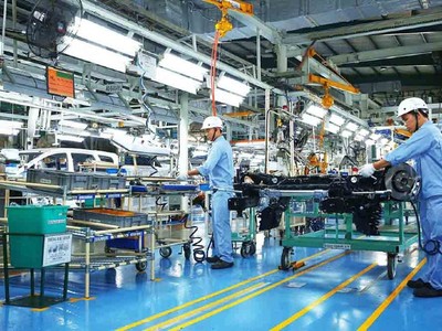 Sản xuất công nghiệp gặp khó khăn đã ảnh hưởng lớn tới tăng trưởng kinh tế