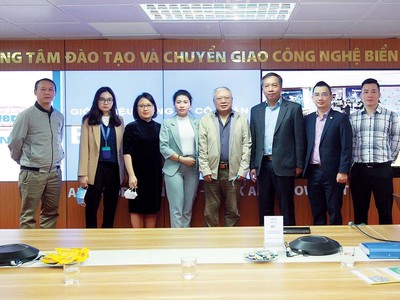 Báo Đầu tư luôn đồng hành và là đơn vị bảo trợ thông tin cho các sự kiện lớn do Hội Doanh nhân trẻ Việt Nam tổ chức, như: Chương trình bình chọn Giải thưởng Sao Vàng đất Việt, Giải thưởng Sao Đỏ - Doanh nhân trẻ Việt Nam tiêu biểu, Chương trình Bình chọn và trao danh hiệu Doanh nhân trẻ khởi nghiệp xuất sắc, Diễn đàn Kinh tế tư nhân Việt Nam...