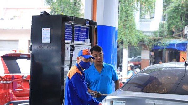 Giá xăng dầu trong nước từ 16 giờ ngày 21/9 được điều chỉnh tăng theo giá thế giới.