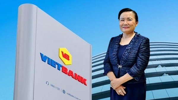 Bà Trần Thị Lâm, người theo học đại học tuổi 64, rời ghế Phó tổng giám đốc VietBank (VBB)