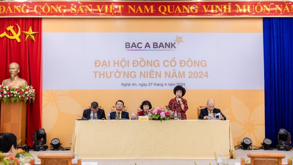 Ban Chủ tọa Đại hội đồng cổ đông thường niên BAC A BANK 2024 