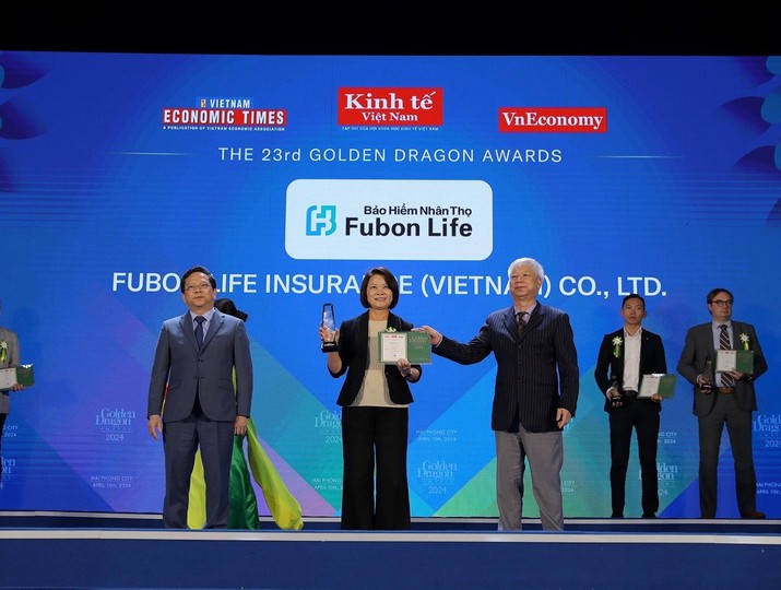 Fubon Life Việt Nam nhận giải thưởng Rồng Vàng 10 năm liên tiếp