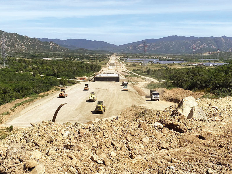 Dự án cao tốc Vĩnh Hảo - Phan Thiết: Đứt gãy nguồn đất đắp