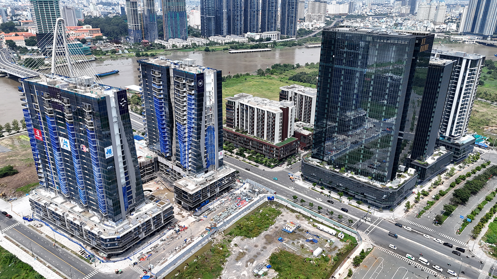 Nhiều dự án bất động sản “ngấm thuốc”