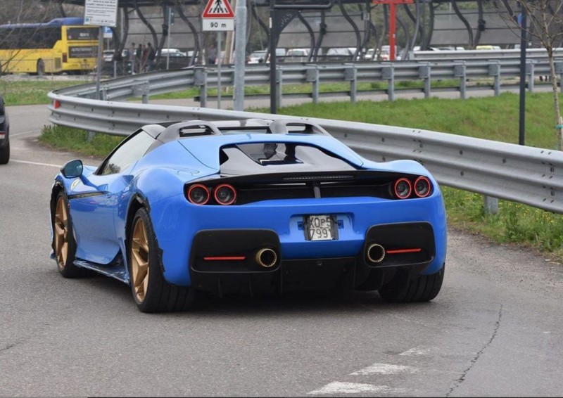 Hàng hiếm Ferrari J50 được rao bán gần 7 triệu USD