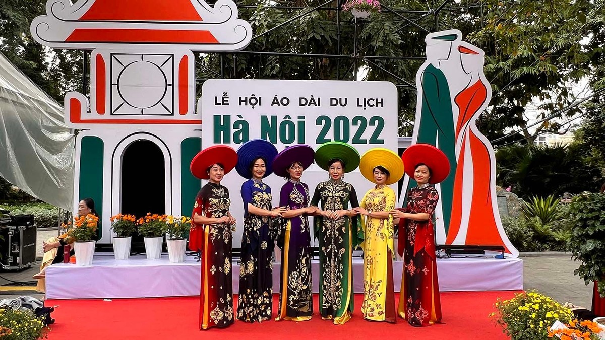 Tưng bừng Lễ hội áo dài du lịch Hà Nội 2022 ảnh 2