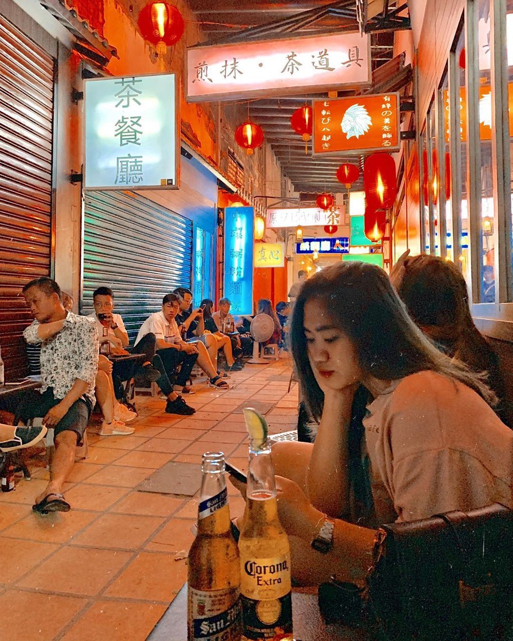 Top 8 Quán ăn phong cách phim Hong Kong ở Sài Gòn  toplistvn