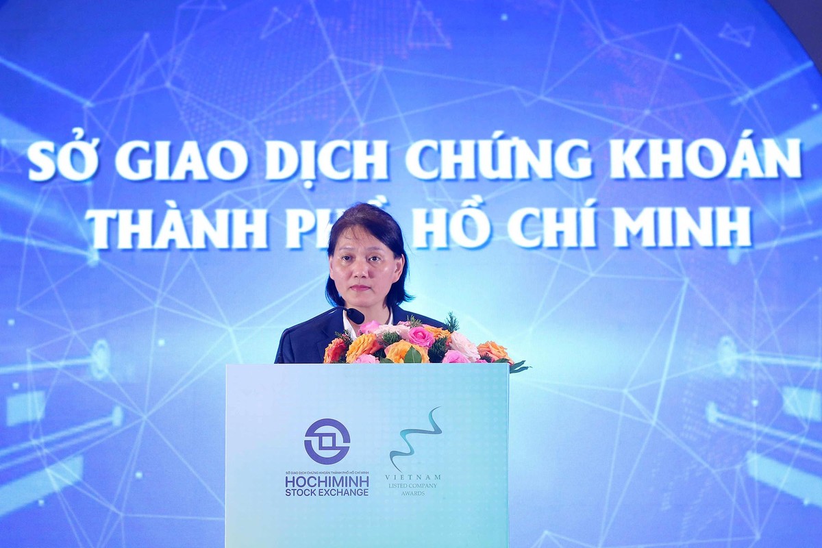 Bà Nguyễn Thị Việt Hà, quyền Chủ tịch Sở Giao dịch Chứng khoán TP.HCM (HoSE) phát biểu khai mạc Hội nghị Doanh nghiệp niêm yết thường niên năm 2023. ảnh 4 Bà Nguyễn Thị Việt Hà, quyền Chủ tịch Sở Giao dịch Chứng khoán TP.HCM (HoSE) phát biểu khai mạc Hội nghị Doanh nghiệp niêm yết thường niên năm 2023. ảnh 4