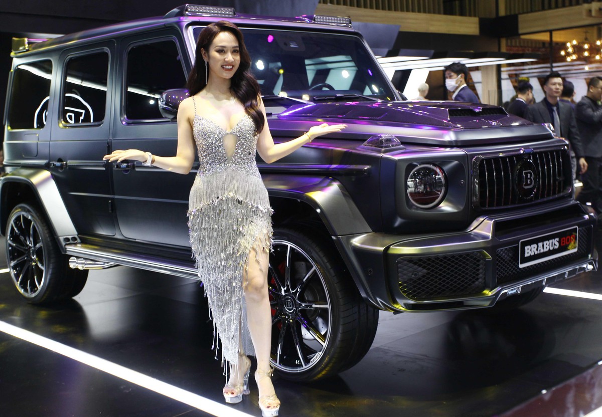 Dàn người mẫu Việt và Tây đọ dáng tại Vietnam Motor Show 2022 ...
