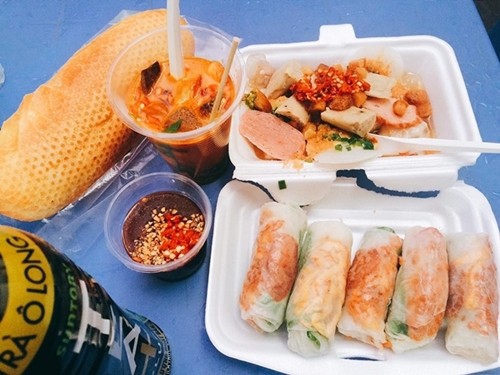 Những con hẻm ăn vặt luôn tấp nập ở Sài Gòn ảnh 4