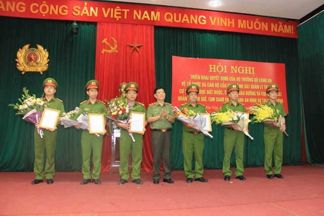 Bộ Công an trao quyết định bổ nhiệm nhân sự Cục C10, C11 ảnh 2 Bộ Công an trao quyết định bổ nhiệm nhân sự Cục C10, C11 ảnh 2