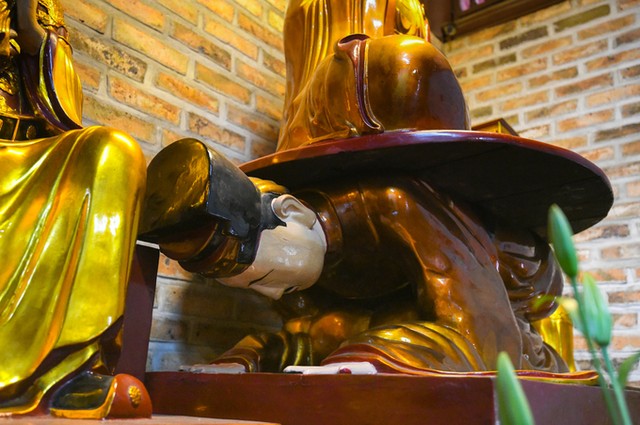 Bức tượng Phật ngồi lưng vua độc nhất Việt Nam ở Hà Nội ảnh 2 Bức tượng Phật ngồi lưng vua độc nhất Việt Nam ở Hà Nội ảnh 2