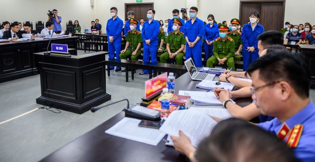 Phiên xét xử 8 bị cáo nguyên là lãnh đạo và nhân viên của Louis Holdings và Chứng khoán Trí Việt. Ảnh: CTV ảnh 1