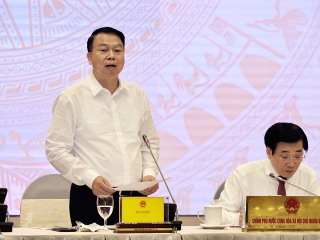 Thứ trưởng Bộ Tài chính Nguyễn Đức Chi trả lời báo Đầu tư về tình hình trái phiếu doanh nghiệp riêng lẻ tại họp báo Chính phủ chiều 4/11 (Ảnh: M.Minh) ảnh 1 Thứ trưởng Bộ Tài chính Nguyễn Đức Chi trả lời báo Đầu tư về tình hình trái phiếu doanh nghiệp riêng lẻ tại họp báo Chính phủ chiều 4/11 (Ảnh: M.Minh) ảnh 1