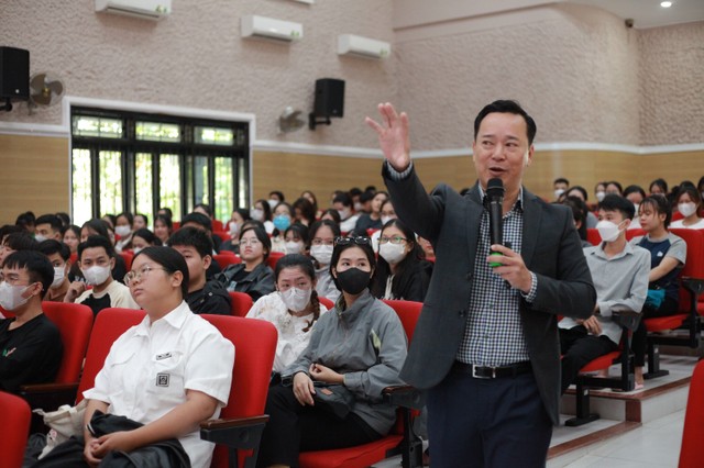 Sinh viên thảo luận sôi nổi tại Hội thảo (Ảnh: UBCKNN) ảnh 1 Sinh viên thảo luận sôi nổi tại Hội thảo (Ảnh: UBCKNN) ảnh 1