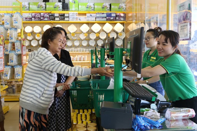 Bán thịt cá, rau củ ở ngoại ô xa xôi nhưng Bách hóa Xanh thu 1.000 tỷ đồng mỗi tháng ảnh 1 Bán thịt cá, rau củ ở ngoại ô xa xôi nhưng Bách hóa Xanh thu 1.000 tỷ đồng mỗi tháng ảnh 1