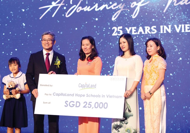 CapitaLand Việt Nam kỷ niệm 25 năm hoạt động và hỗ trợ 25.000 đô la Singapore cho các trường CapitaLand Hope ảnh 3 CapitaLand Việt Nam kỷ niệm 25 năm hoạt động và hỗ trợ 25.000 đô la Singapore cho các trường CapitaLand Hope ảnh 3