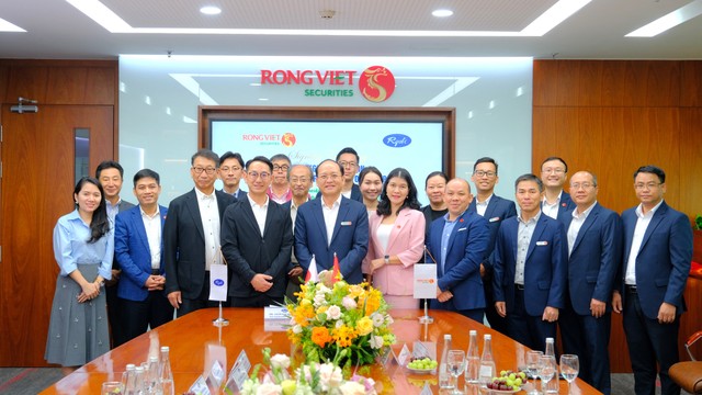 Đại diện Ryobi Group và Rồng Việt tham gia buổi lễ ký kết ảnh 2