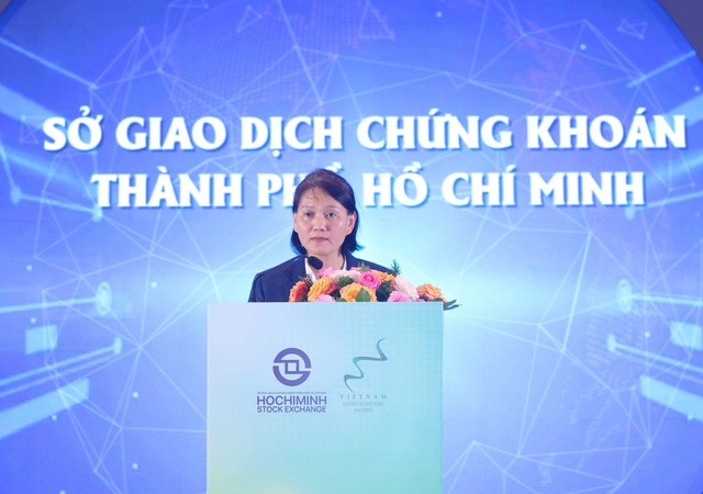 Bà Nguyễn Thị Việt Hà, Quyền Chủ tịch Công ty, Sở Giao dịch Chứng khoán TP.HCM (HOSE) phát biểu tại Hội nghị. Ảnh: Lê Toàn ảnh 2