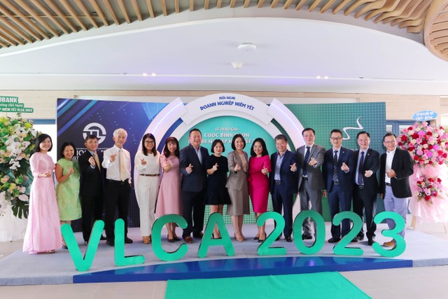 Hội đồng Bình chọn chụp ảnh lưu niệm. Ảnh: Lê Toàn ảnh 5