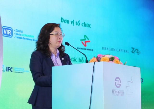 Bà Vũ Thị Chân Phương, Chủ tịch Uỷ ban Chứng khoán Nhà nước phát biểu tại Hội nghị. Ảnh: Lê Toàn ảnh 6