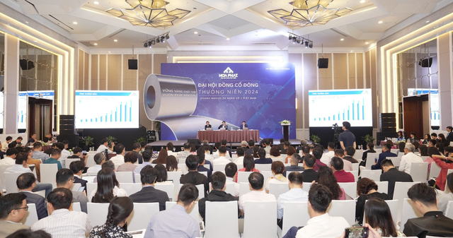Trước nhiều câu hỏi của cổ đông, ông Trần Đình Long, Chủ tịch HĐQT Tập đoàn Hòa Phát đã chia sẻ quan điểm về đề nghị điều tra chống bán phá giá thép nguội cán nóng nhập khẩu từ Trung Quốc và Ấn Độ